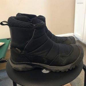 Keen Howser Snow Boots Mid height